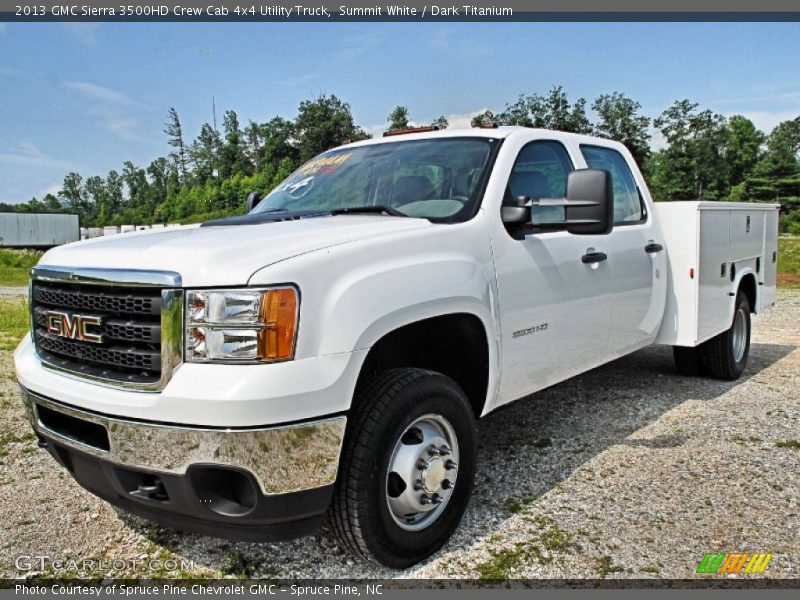 Front 3/4 View of 2013 Sierra 3500HD Crew Cab 4x4 Utility Truck