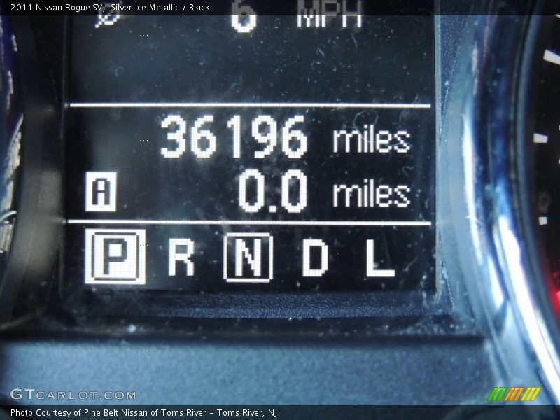 Silver Ice Metallic / Black 2011 Nissan Rogue SV