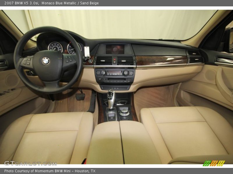 Dashboard of 2007 X5 3.0si