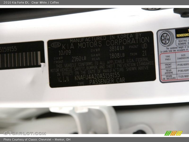 Clear White / Coffee 2010 Kia Forte EX