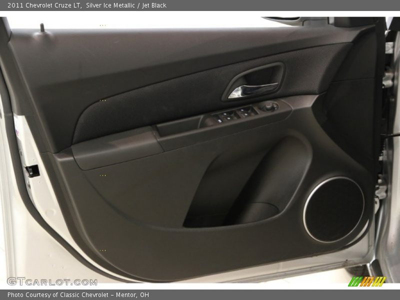 Silver Ice Metallic / Jet Black 2011 Chevrolet Cruze LT