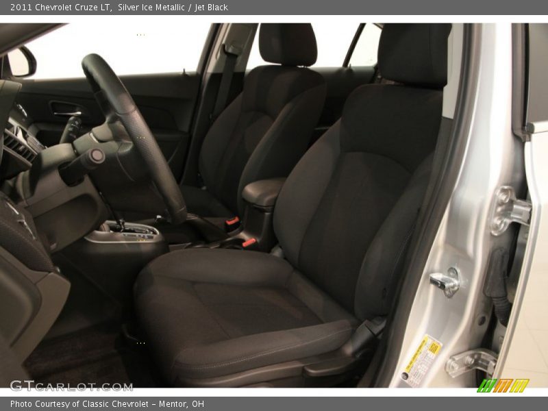 Silver Ice Metallic / Jet Black 2011 Chevrolet Cruze LT