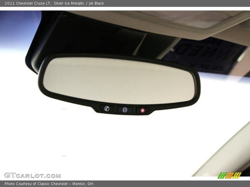 Silver Ice Metallic / Jet Black 2011 Chevrolet Cruze LT