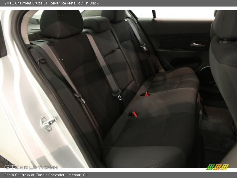 Silver Ice Metallic / Jet Black 2011 Chevrolet Cruze LT