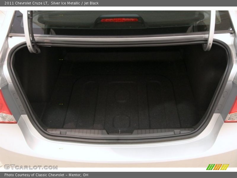 Silver Ice Metallic / Jet Black 2011 Chevrolet Cruze LT
