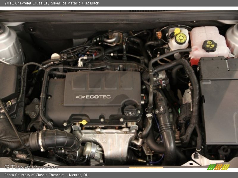 Silver Ice Metallic / Jet Black 2011 Chevrolet Cruze LT