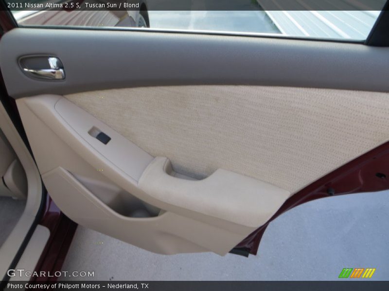 Tuscan Sun / Blond 2011 Nissan Altima 2.5 S
