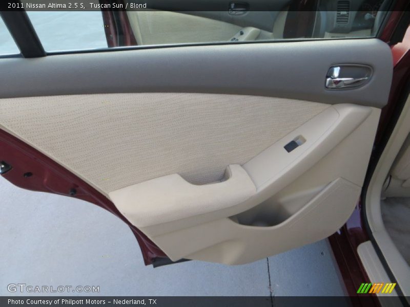 Tuscan Sun / Blond 2011 Nissan Altima 2.5 S
