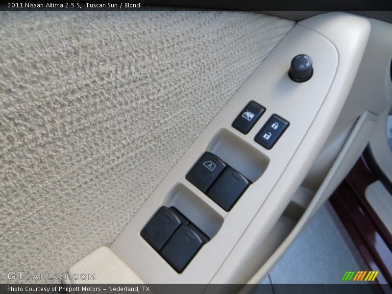 Tuscan Sun / Blond 2011 Nissan Altima 2.5 S