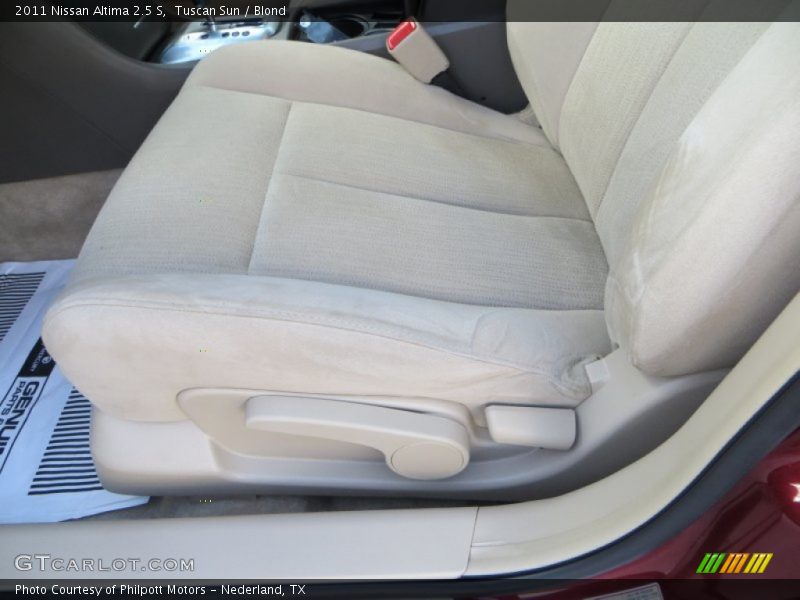 Tuscan Sun / Blond 2011 Nissan Altima 2.5 S