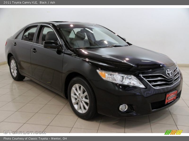Black / Ash 2011 Toyota Camry XLE