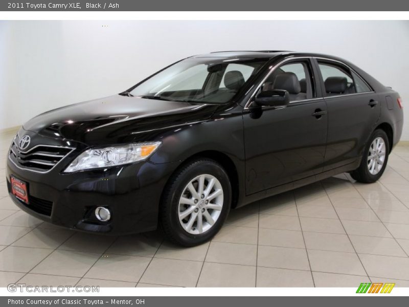 Black / Ash 2011 Toyota Camry XLE