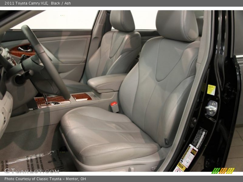Black / Ash 2011 Toyota Camry XLE