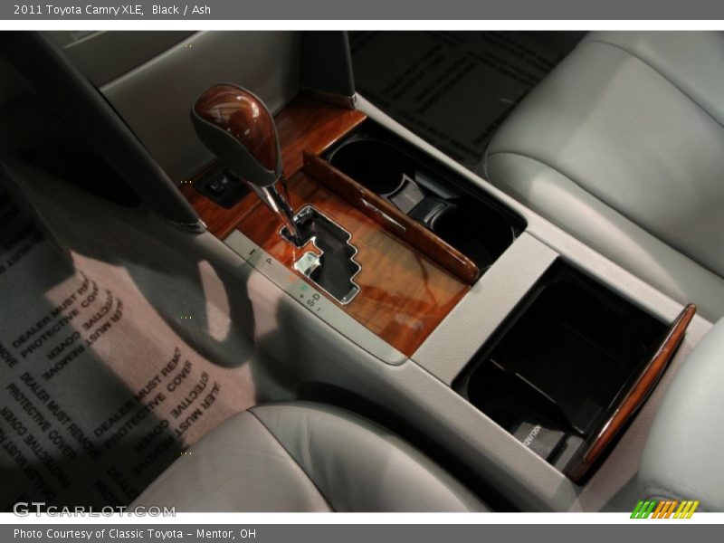 Black / Ash 2011 Toyota Camry XLE