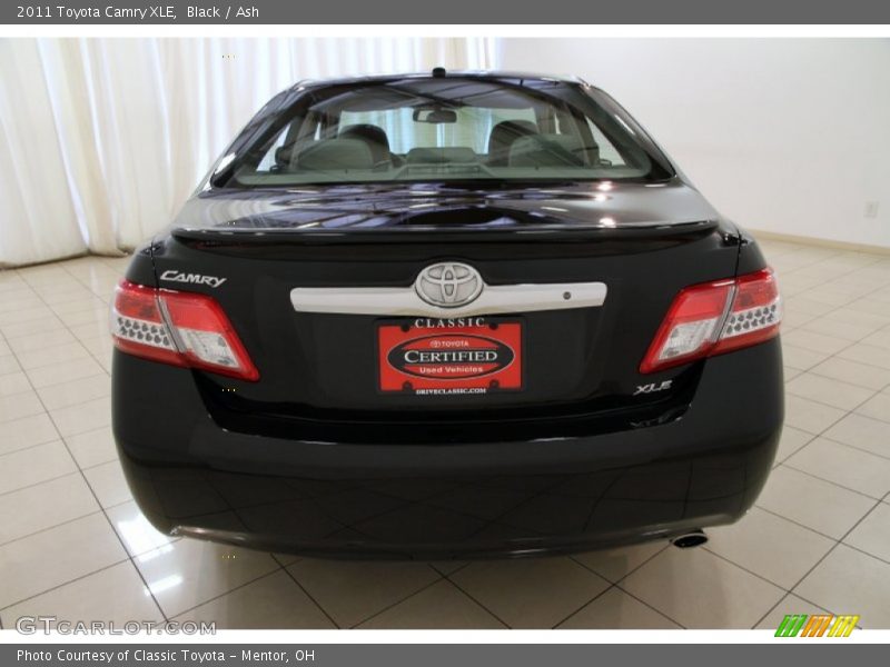 Black / Ash 2011 Toyota Camry XLE