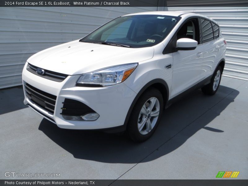 Front 3/4 View of 2014 Escape SE 1.6L EcoBoost