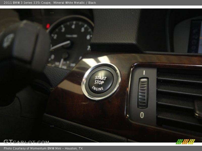 Controls of 2011 3 Series 335i Coupe