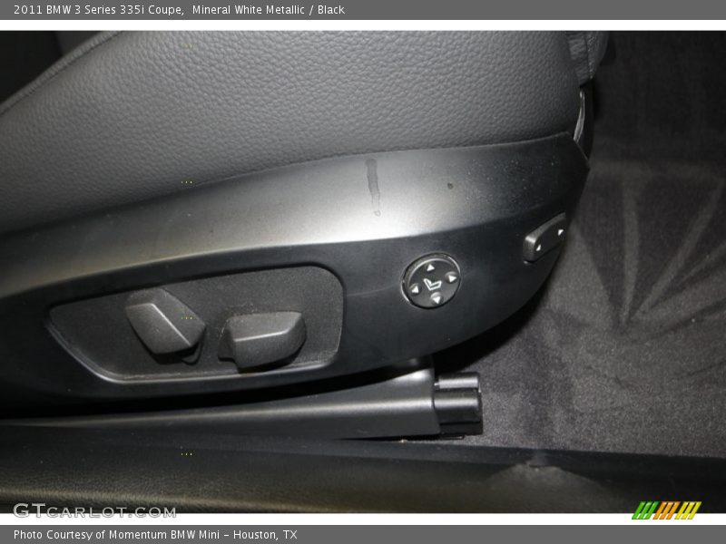 Controls of 2011 3 Series 335i Coupe