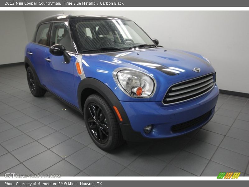 Front 3/4 View of 2013 Cooper Countryman