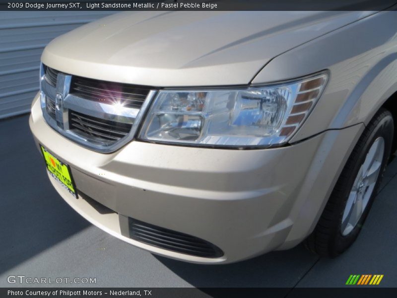 Light Sandstone Metallic / Pastel Pebble Beige 2009 Dodge Journey SXT