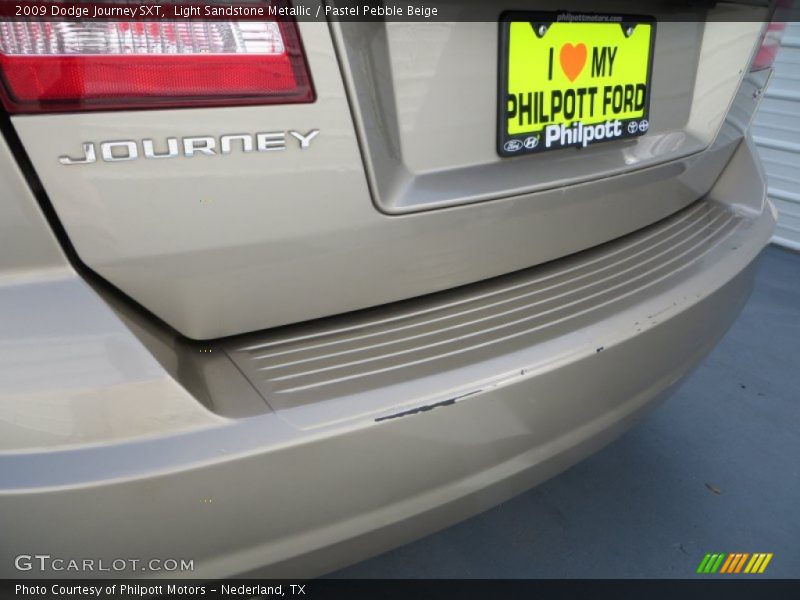 Light Sandstone Metallic / Pastel Pebble Beige 2009 Dodge Journey SXT