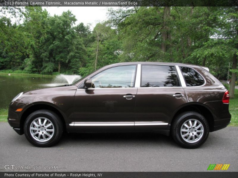 Macadamia Metallic / Havanna/Sand Beige 2010 Porsche Cayenne Tiptronic