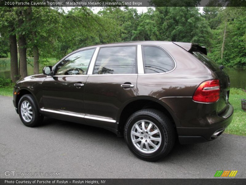 Macadamia Metallic / Havanna/Sand Beige 2010 Porsche Cayenne Tiptronic