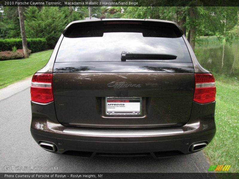 Macadamia Metallic / Havanna/Sand Beige 2010 Porsche Cayenne Tiptronic
