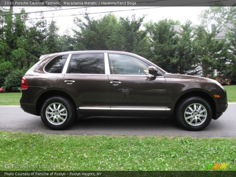 Macadamia Metallic / Havanna/Sand Beige 2010 Porsche Cayenne Tiptronic