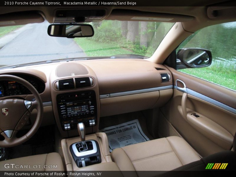 Macadamia Metallic / Havanna/Sand Beige 2010 Porsche Cayenne Tiptronic