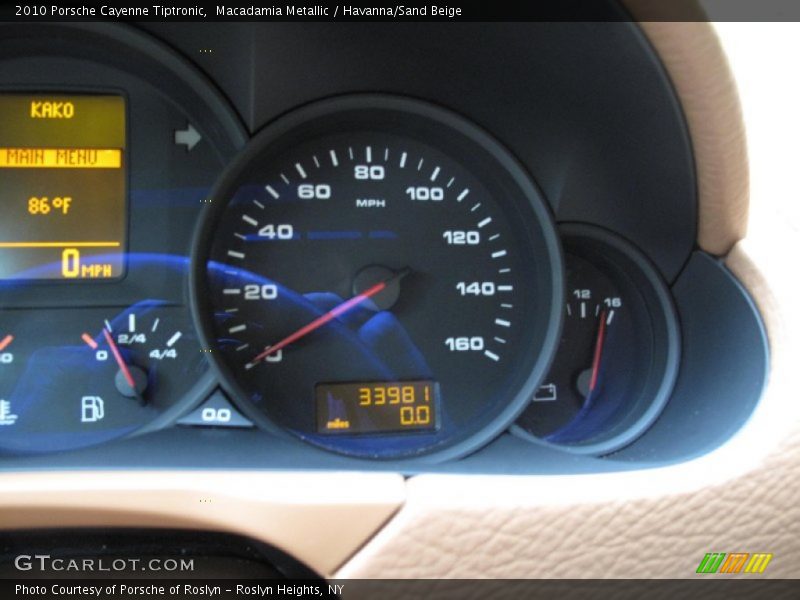Macadamia Metallic / Havanna/Sand Beige 2010 Porsche Cayenne Tiptronic