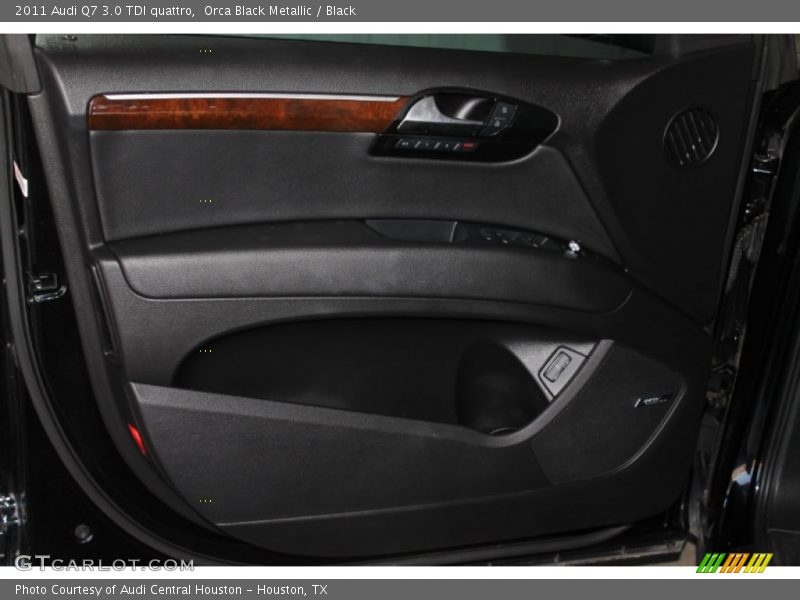 Orca Black Metallic / Black 2011 Audi Q7 3.0 TDI quattro