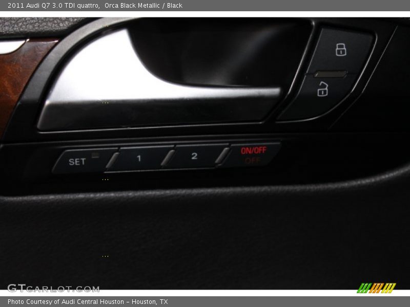 Orca Black Metallic / Black 2011 Audi Q7 3.0 TDI quattro