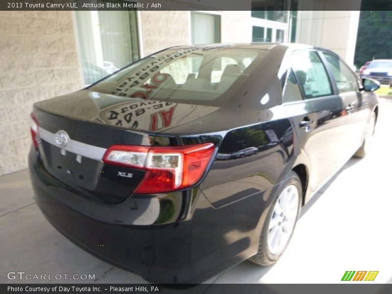 Attitude Black Metallic / Ash 2013 Toyota Camry XLE