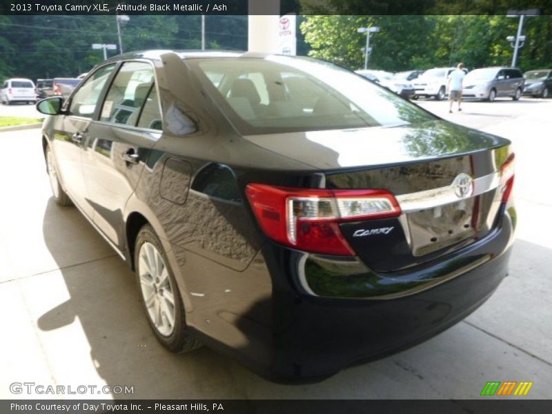 Attitude Black Metallic / Ash 2013 Toyota Camry XLE