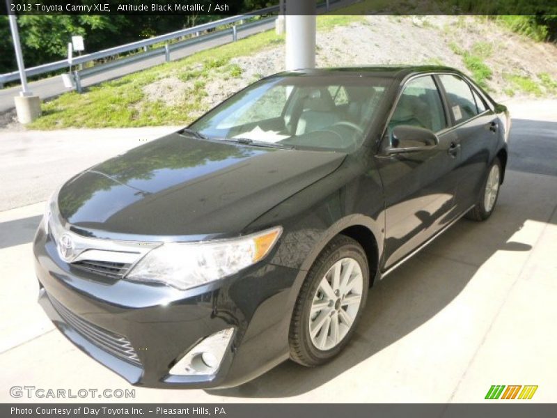 Attitude Black Metallic / Ash 2013 Toyota Camry XLE