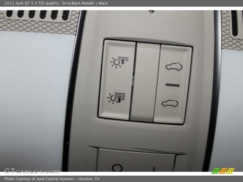 Orca Black Metallic / Black 2011 Audi Q7 3.0 TDI quattro