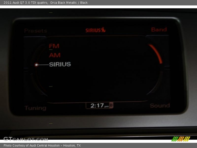 Orca Black Metallic / Black 2011 Audi Q7 3.0 TDI quattro