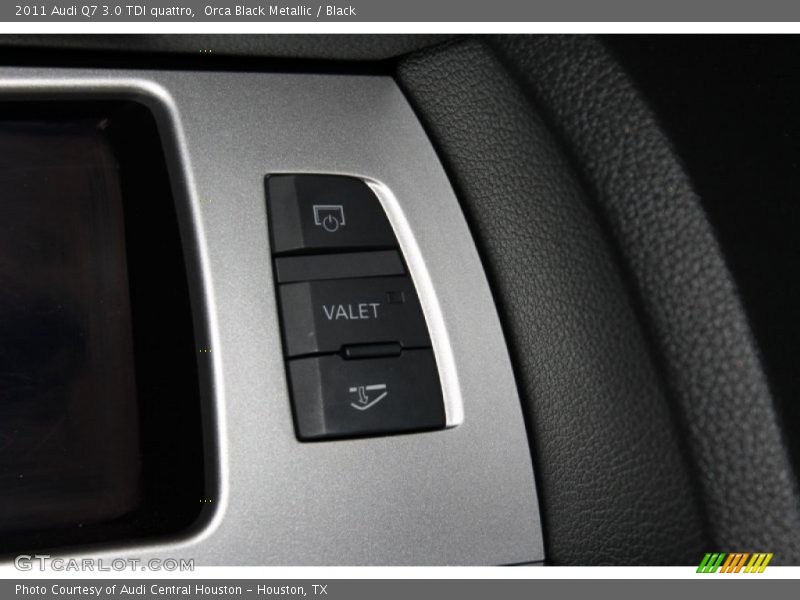 Orca Black Metallic / Black 2011 Audi Q7 3.0 TDI quattro