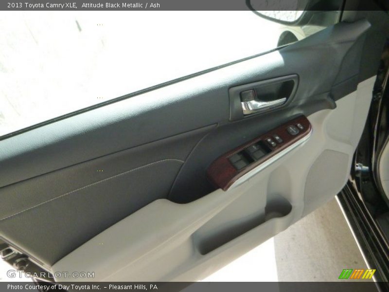 Attitude Black Metallic / Ash 2013 Toyota Camry XLE