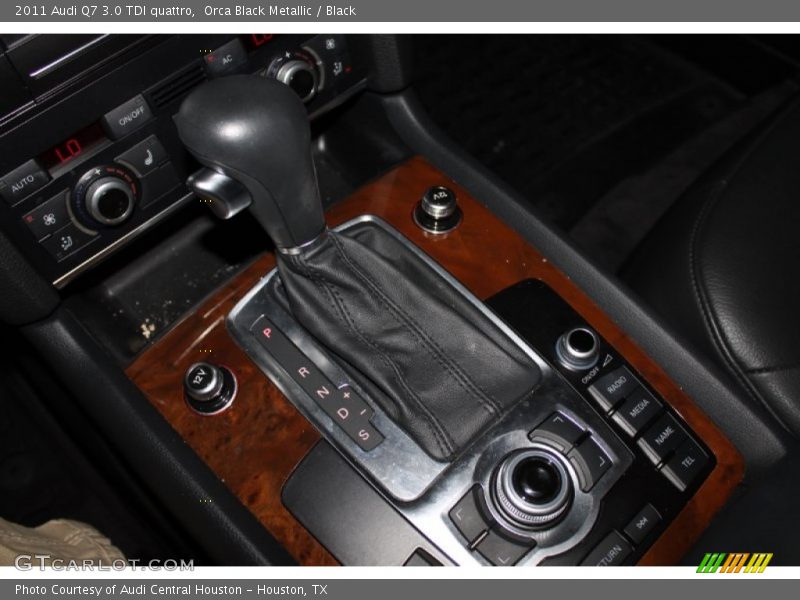 Orca Black Metallic / Black 2011 Audi Q7 3.0 TDI quattro