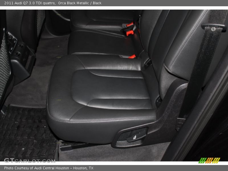 Orca Black Metallic / Black 2011 Audi Q7 3.0 TDI quattro