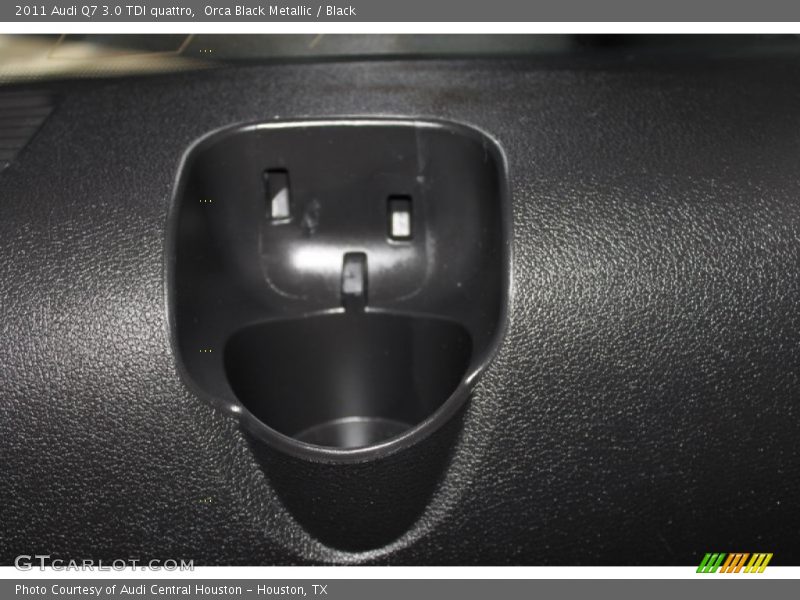 Orca Black Metallic / Black 2011 Audi Q7 3.0 TDI quattro