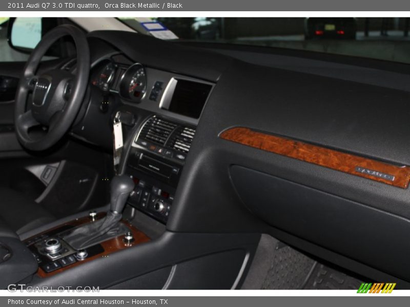 Orca Black Metallic / Black 2011 Audi Q7 3.0 TDI quattro