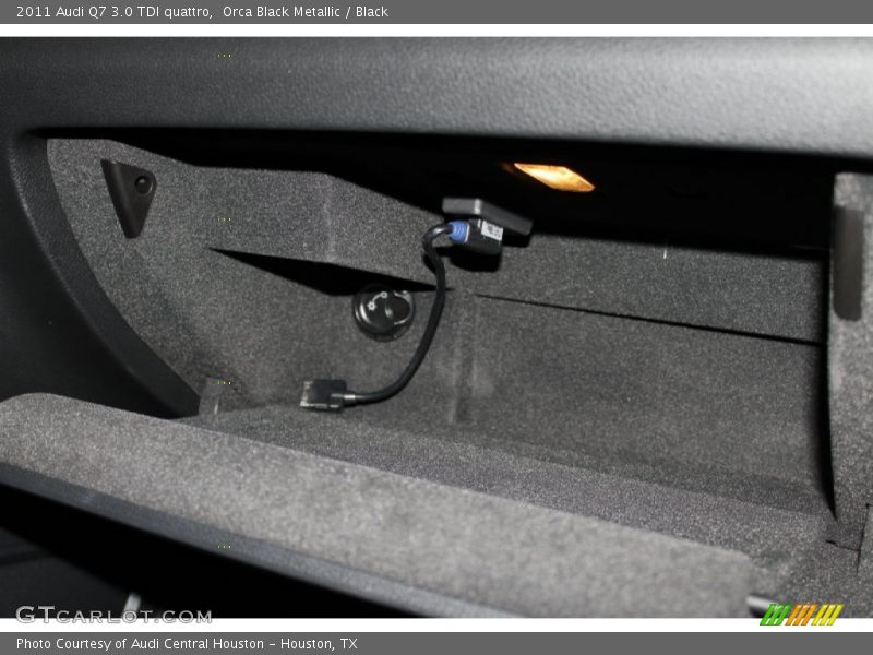 Orca Black Metallic / Black 2011 Audi Q7 3.0 TDI quattro