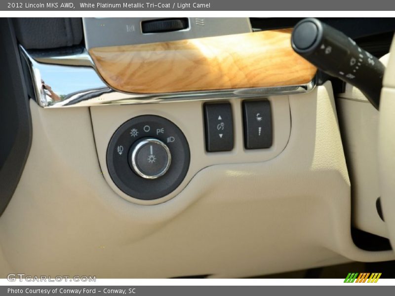 White Platinum Metallic Tri-Coat / Light Camel 2012 Lincoln MKS AWD
