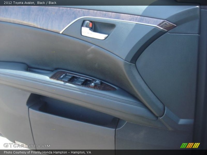 Black / Black 2012 Toyota Avalon