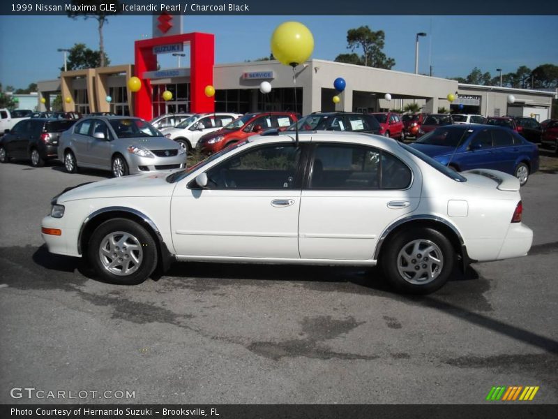 Icelandic Pearl / Charcoal Black 1999 Nissan Maxima GLE