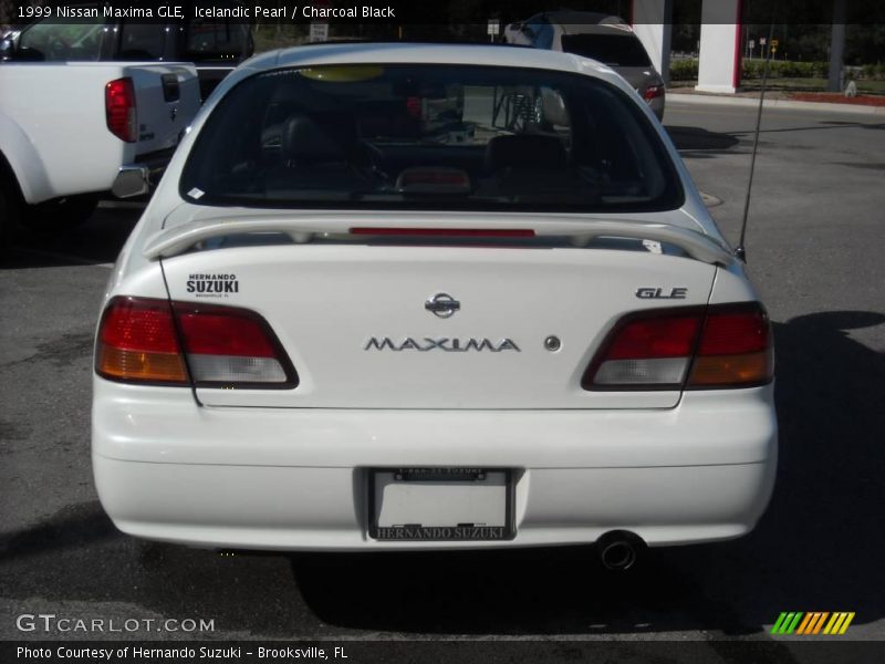 Icelandic Pearl / Charcoal Black 1999 Nissan Maxima GLE