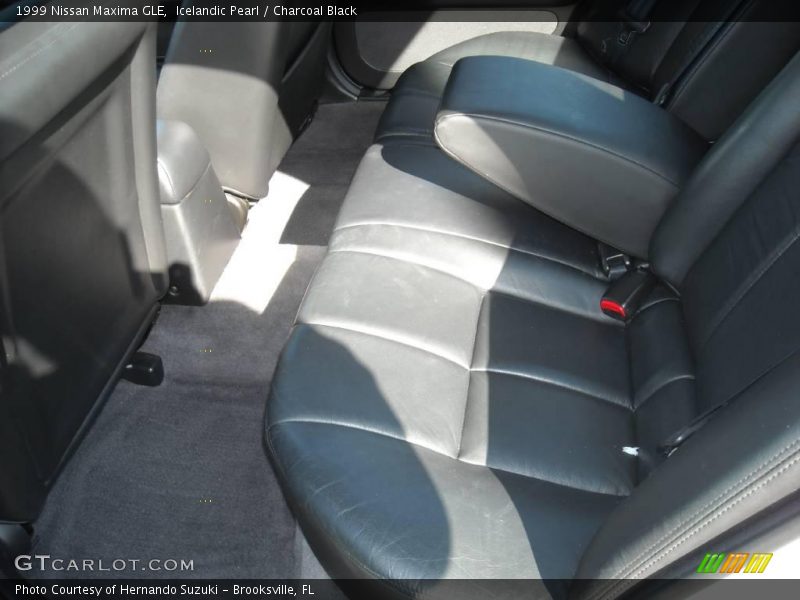 Icelandic Pearl / Charcoal Black 1999 Nissan Maxima GLE